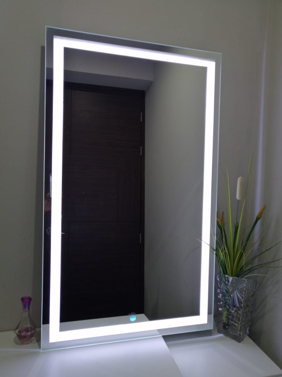 What Benefits of Touch Switch for LED Lighted Mirrors?