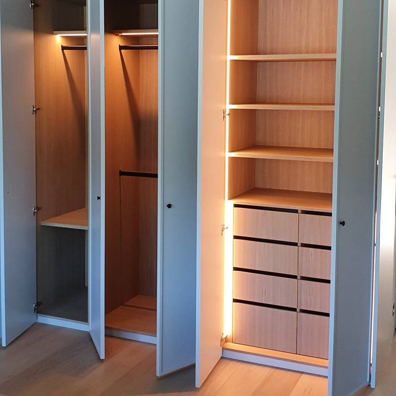 led closet light